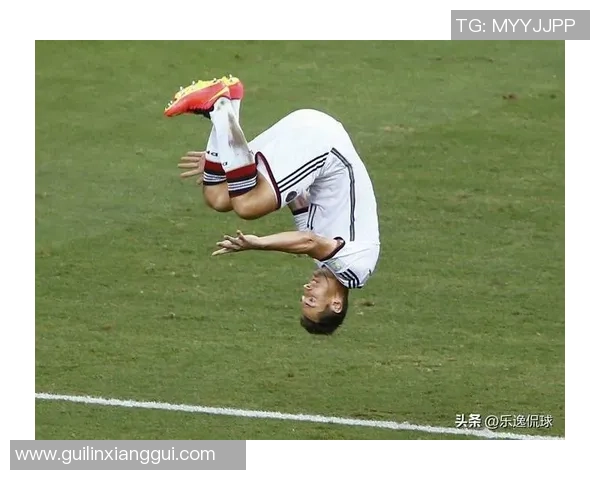 足球巨星化身街头达人即兴测试球技引爆观众热情